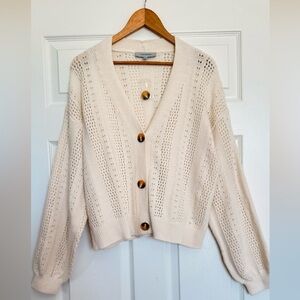 Chunky Cottage-Style Beige Cardigan – Don’t Miss Out!
